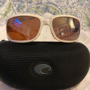 🕶 Unique, hard to find, Polarized Costa’s!🕶